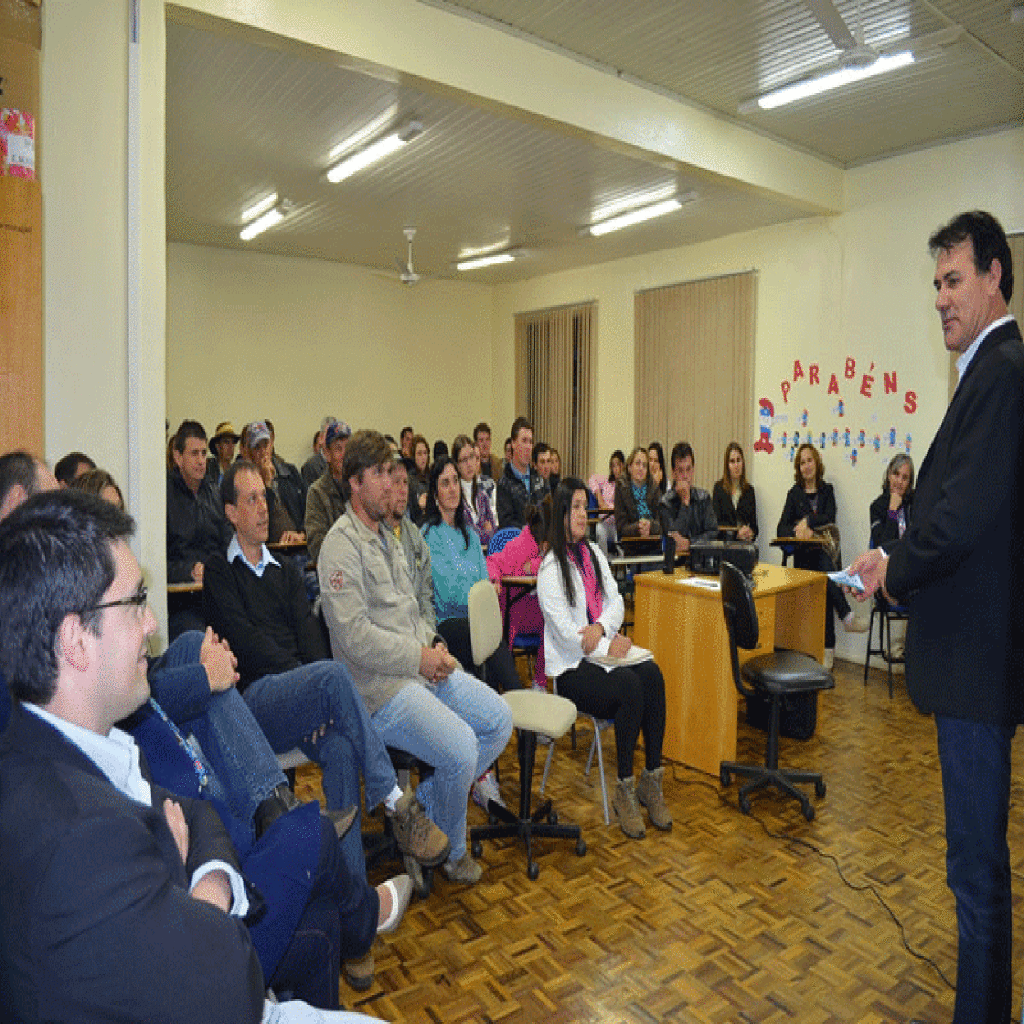 Escola Municipal Ivo Silveira