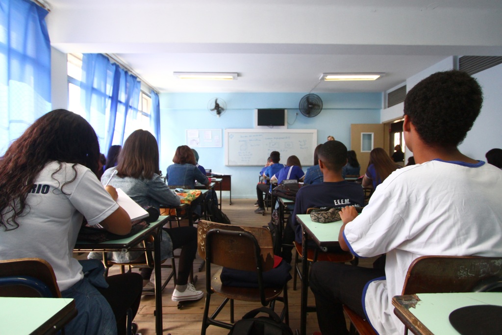 Estudantes de algumas escolas estaduais passarão o verão em aula
