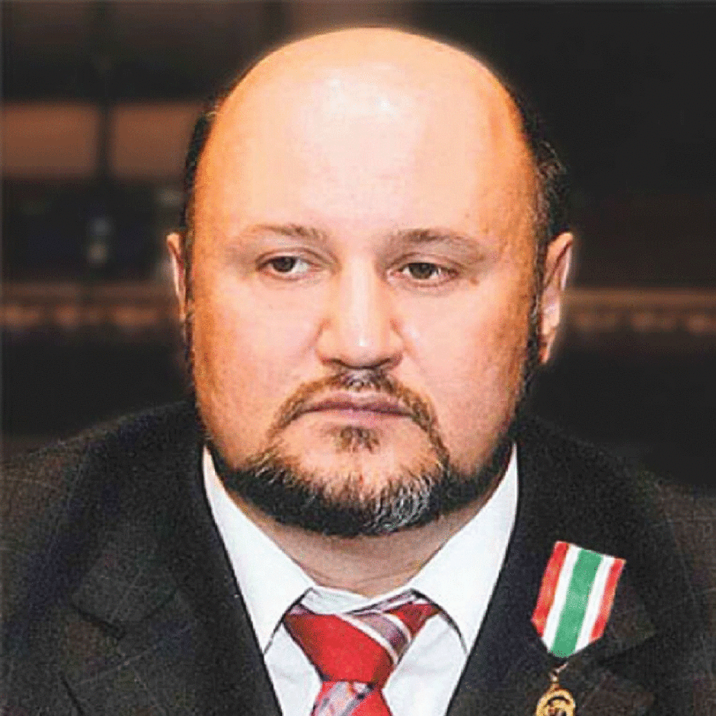 REITOR ADELCIO DEDICA-SE INTENSAMENTE À PESQUISA