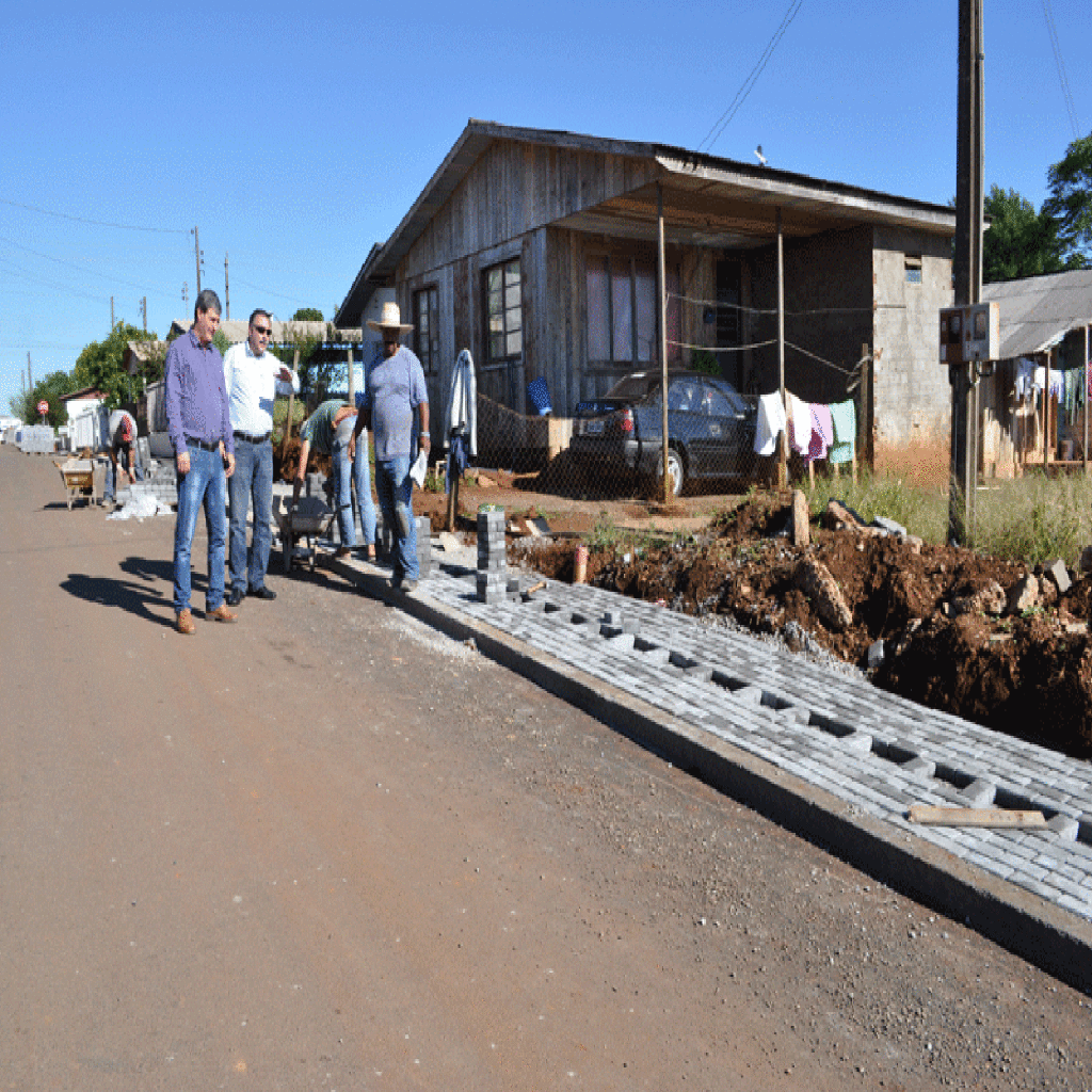 Prefeito de Campos Novos confere obras no Município