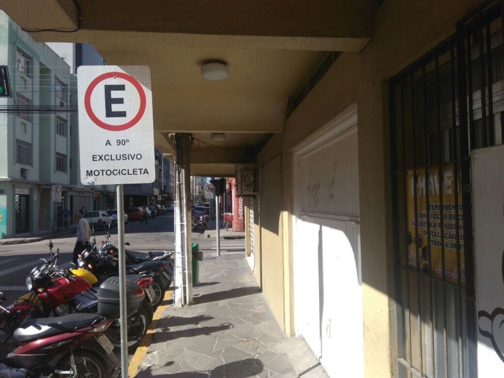 É permitido estacionar?