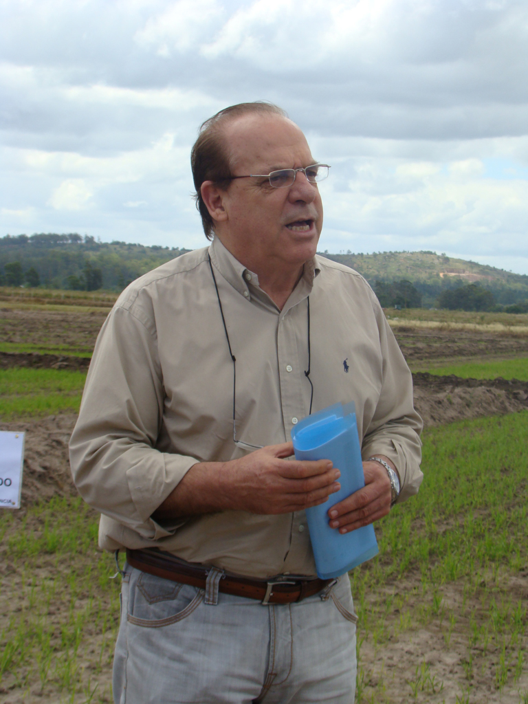 Pesquisador e professor Algenor Gomes morre aos 77 anos