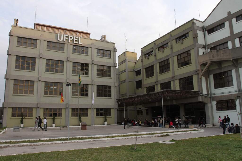 Doações são raras às universidades