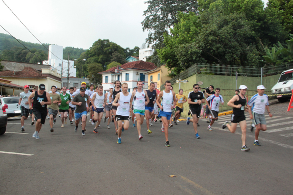 Corrida Rústica de Piratuba reúne atletas de SC e do RS