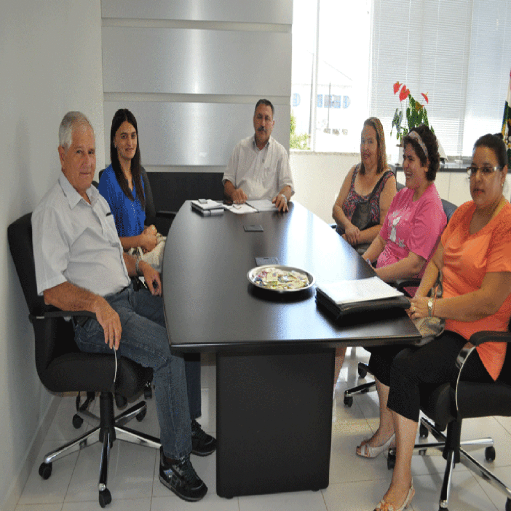 Prefeito recebe integrantes da AMA