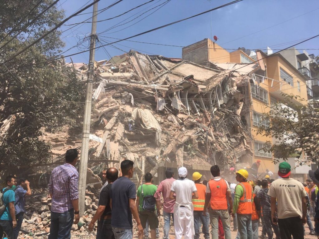 Sobe para 224 o número de mortos após terremoto no México
