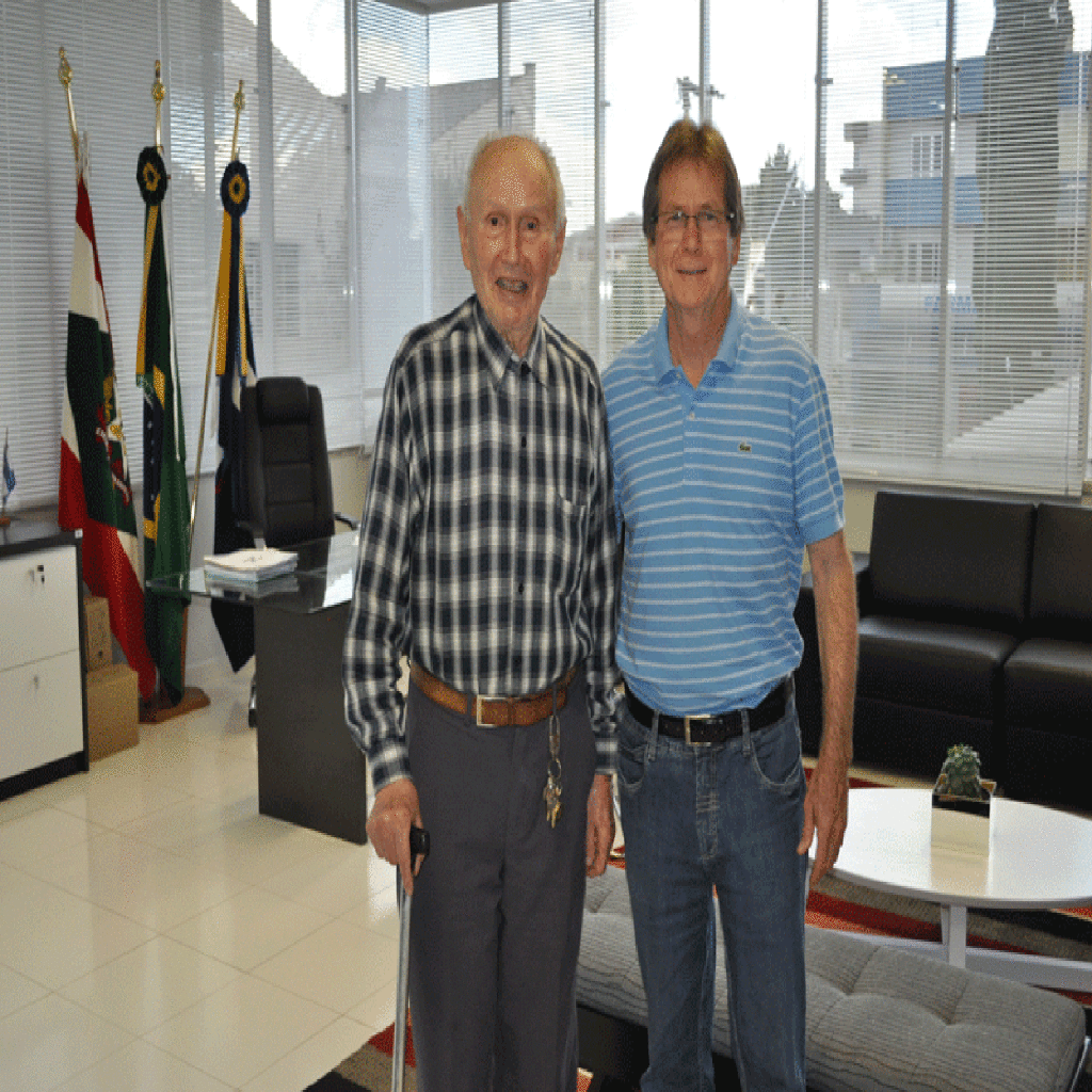 Padre Benjamin visita a Prefeitura