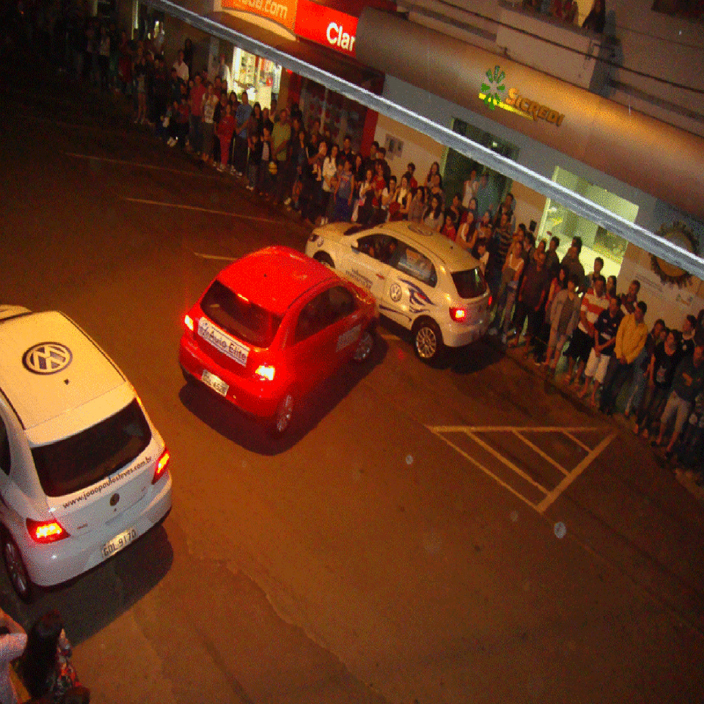  - Profissional do volante, João Paulo Steves, dá show de manobras radicais.