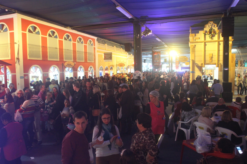 Um agasalho por um ingresso na 25ª Fenadoce nesta sexta-feira