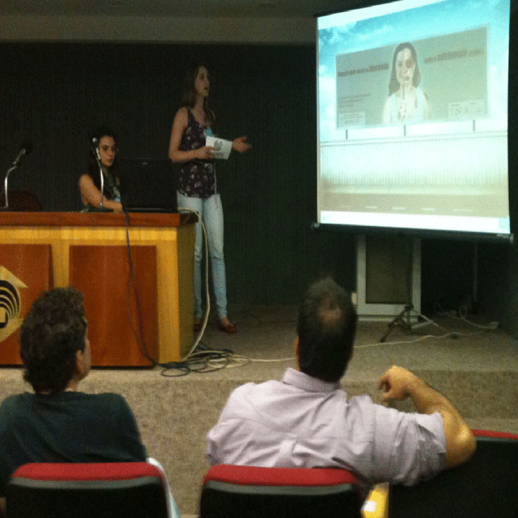 Curso de Comunicação apresenta agência experimental e outdoor em evento nacional