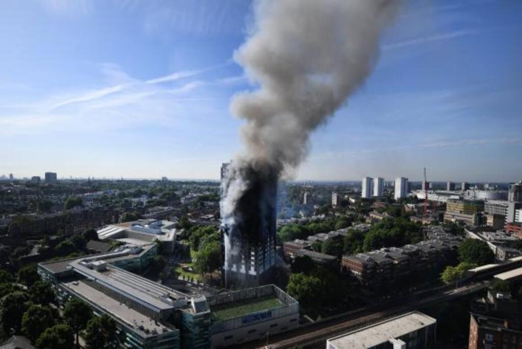 Incêndio no Grenfell Tower deixa 12 mortos e 74 feridos