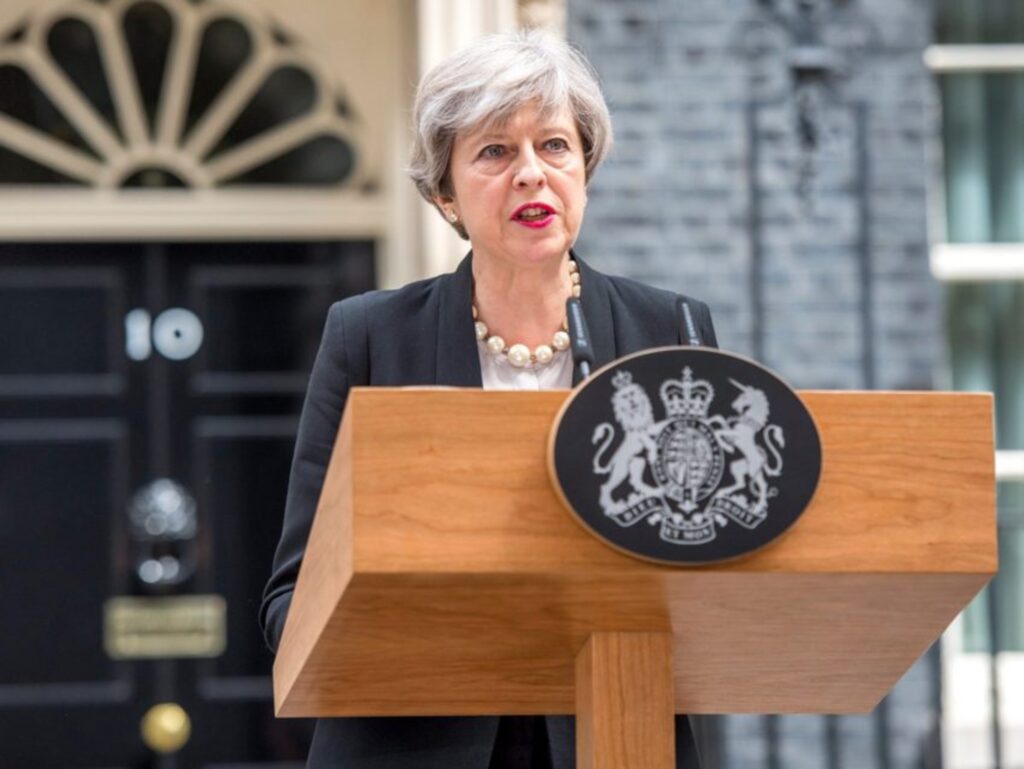 Políticos britânicos retomam campanha eleitoral, após atentado no sábado