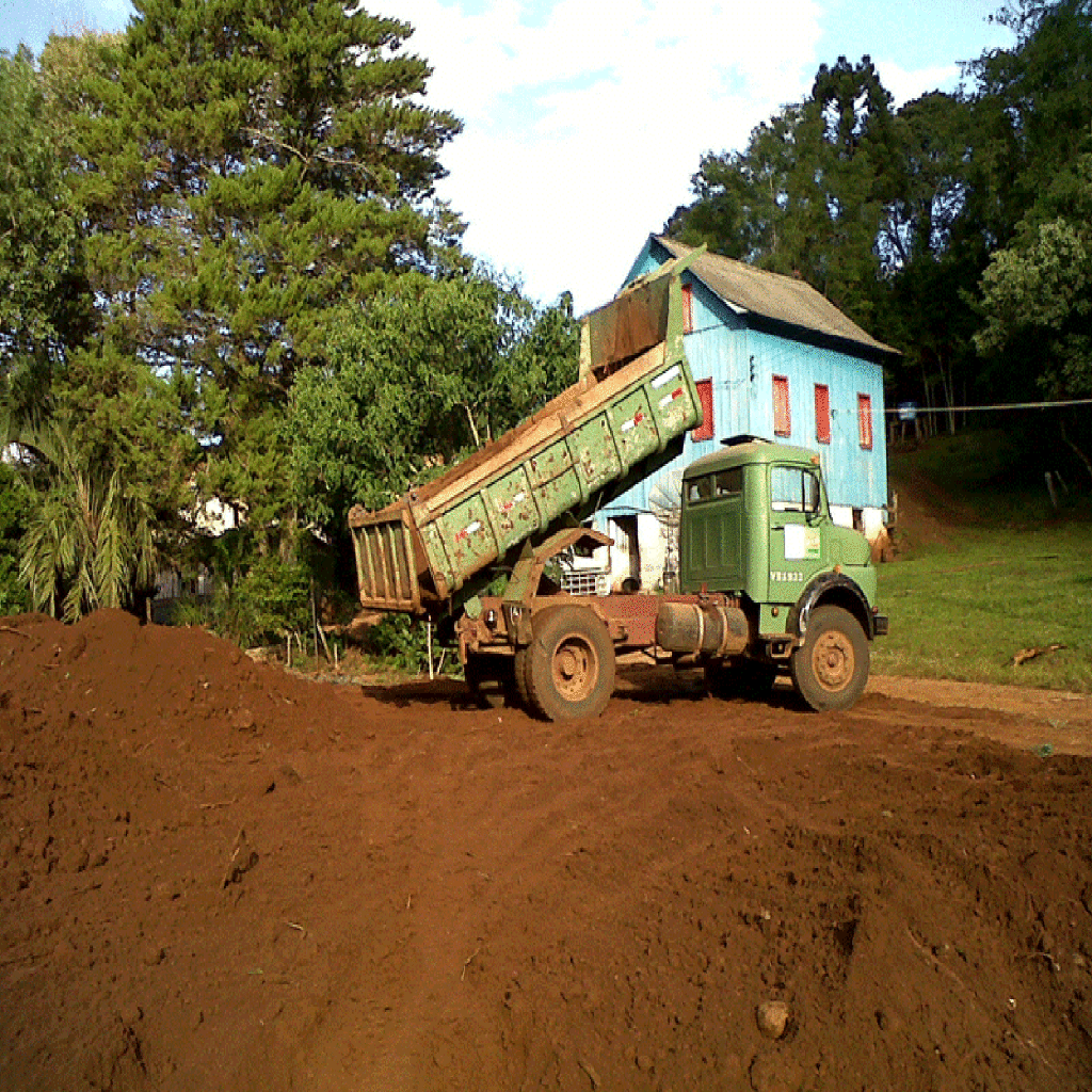 Terraplenagens são gratuitas em Santiago do Sul