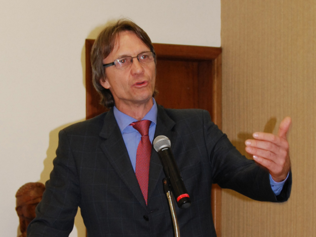 Unoesc debate marco legal das instituições comunitárias