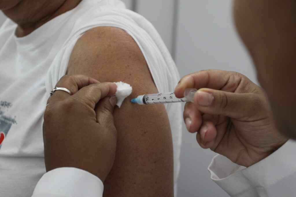 Procura intensa pela vacina contra gripe