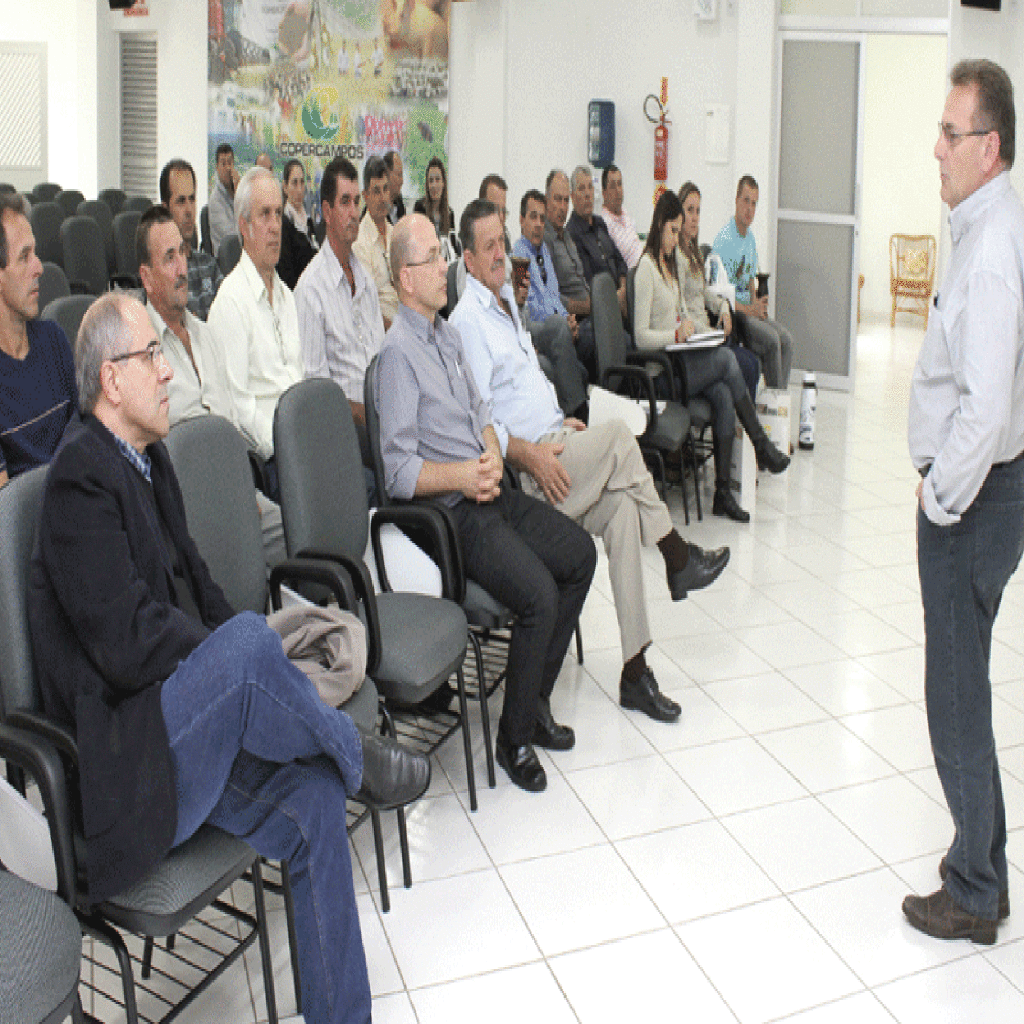 Cooperados e diretores da Cooperja visitam Copercampos