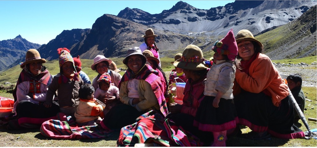 Grupo de brasileiros participa de expedição aos Andes para trabalho social com o povo Q'eros