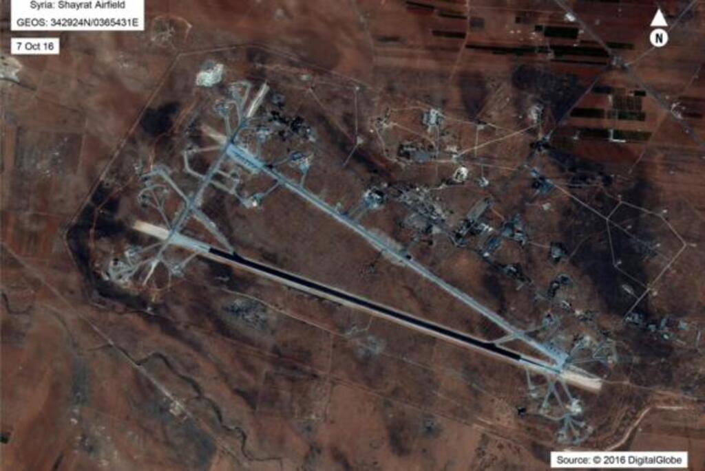 EUA atacaram base aérea na Síria em resposta ao uso de armas químicas, diz Trump