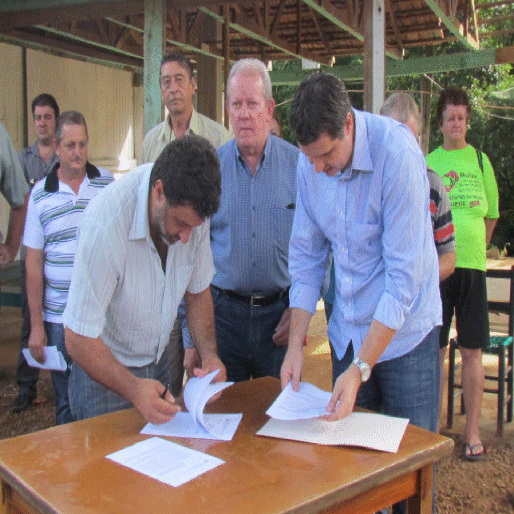 Administração Municipal de Ipira assina convênios em parceria com a SDR de Concórdia