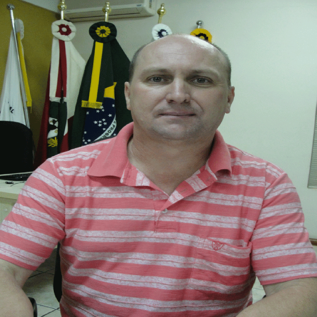 Vereador Kiko solicita concessão de vale- transporte para os funcionários públicos municipais