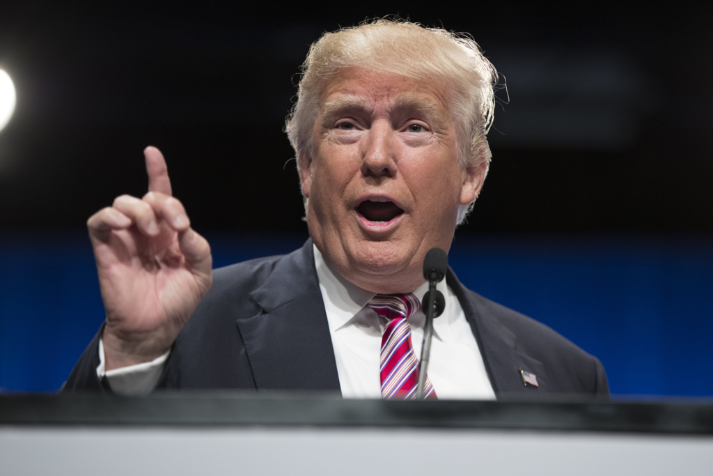 Trump propõe aumento de US$ 54 bilhões em gastos militares em 2018