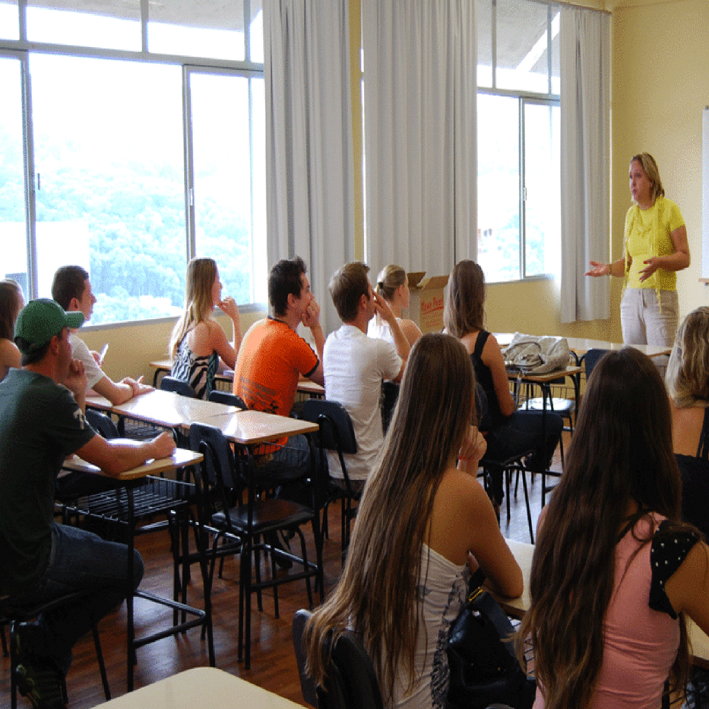 SEGUNDA-FEIRA DE VOLTA ÀS AULAS NA UNOESC