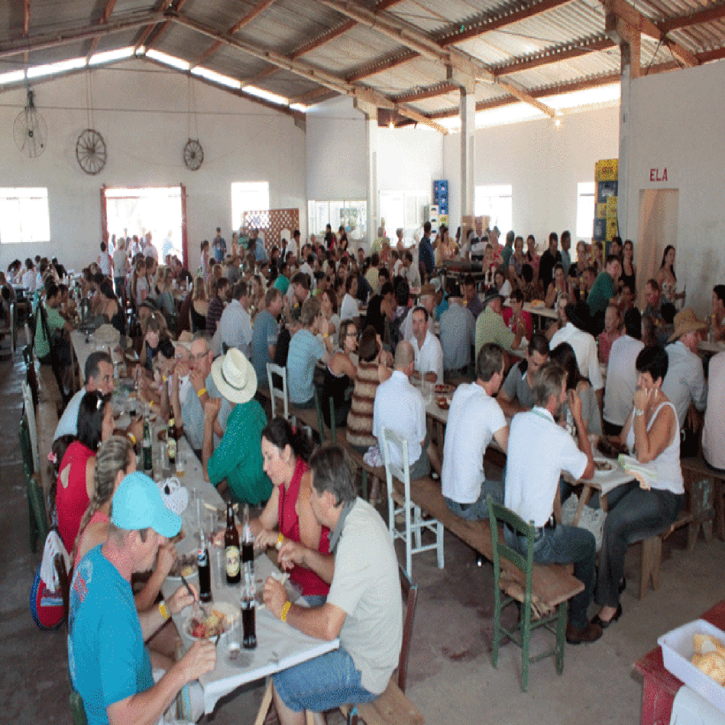 FESTA CABOCLA MANTÉM VIVA CULTURAS ANTIGAS EM PIRATUBA
