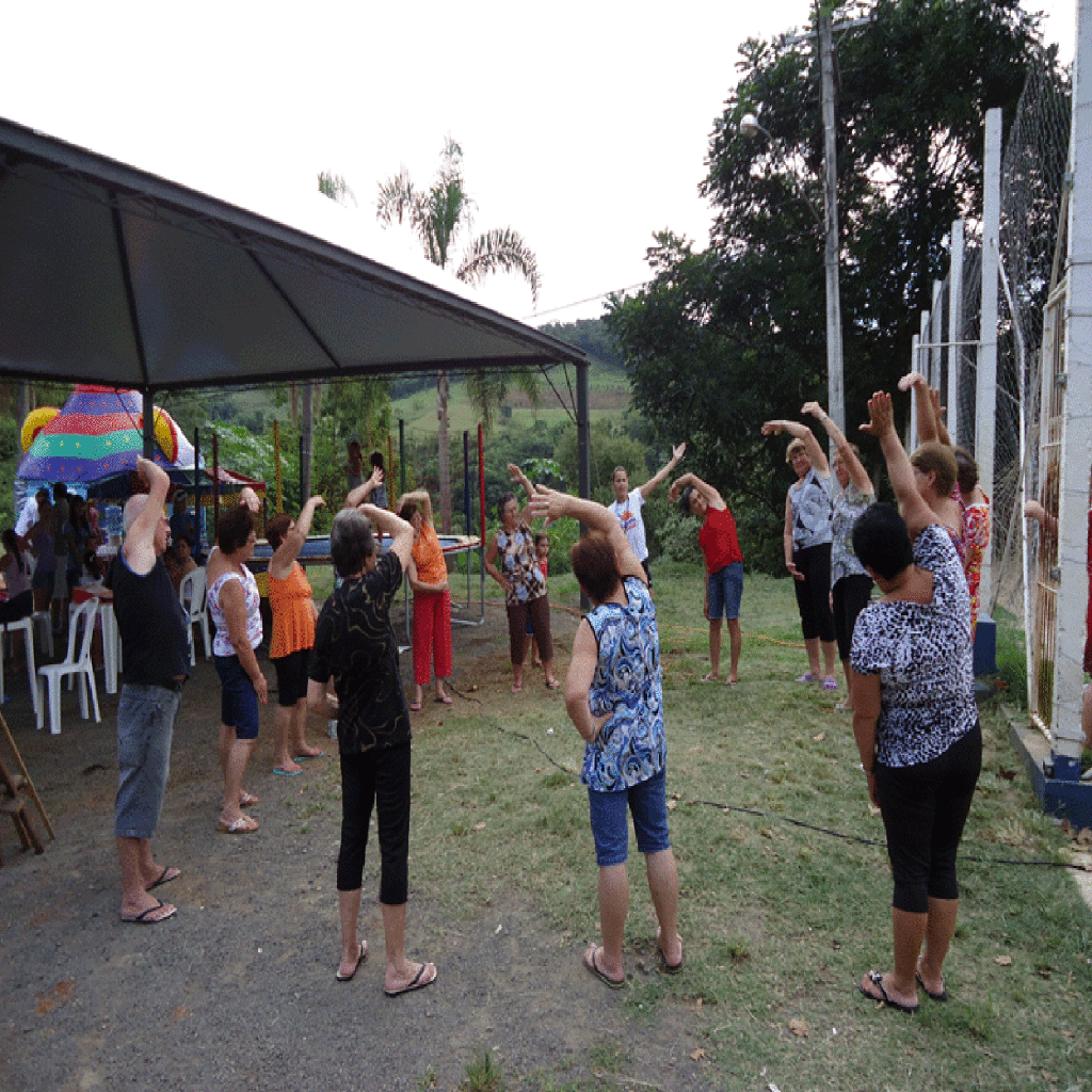 PROGRAMA OFERECE RECREAÇÃO, ESPORTE E ATENDIMENTOS DE SAÚDE EM PIRATUBA