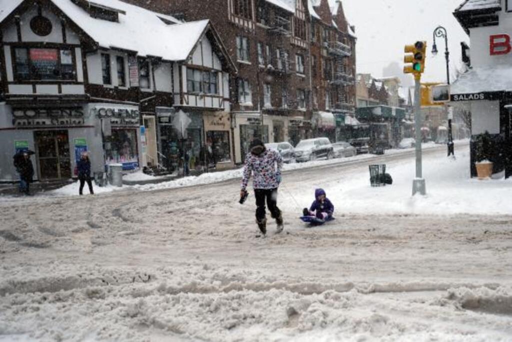 Tempestade de neve atinge costa nordeste dos Estados Unidos