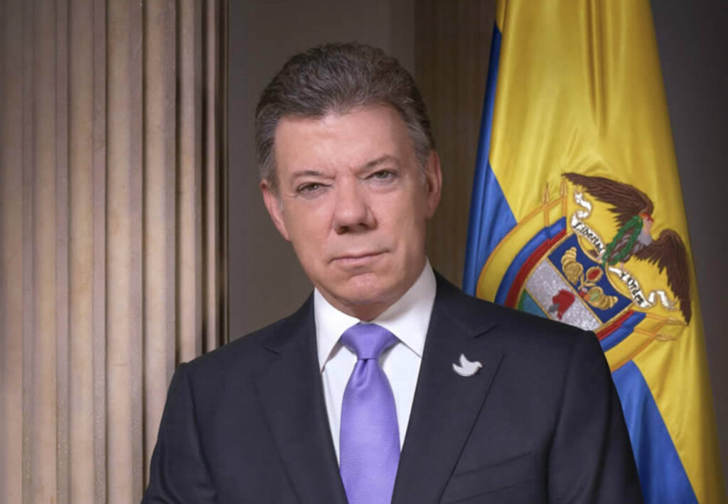Oposição pede renúncia de Juan Manuel Santos