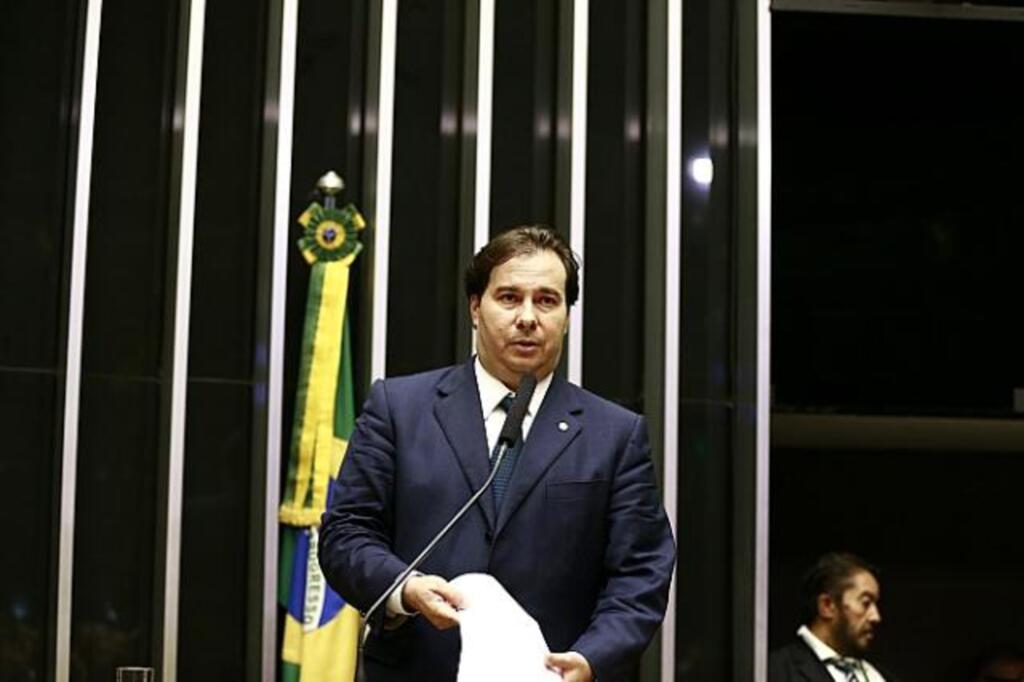 Rodrigo Maia permanece na presidência da Câmara dos Deputados