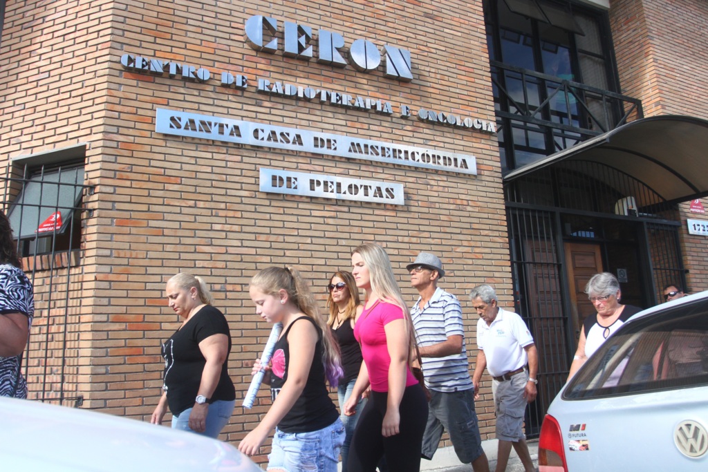 Pacientes voltam a ficar sem medicamentos contra o câncer no Ceron
