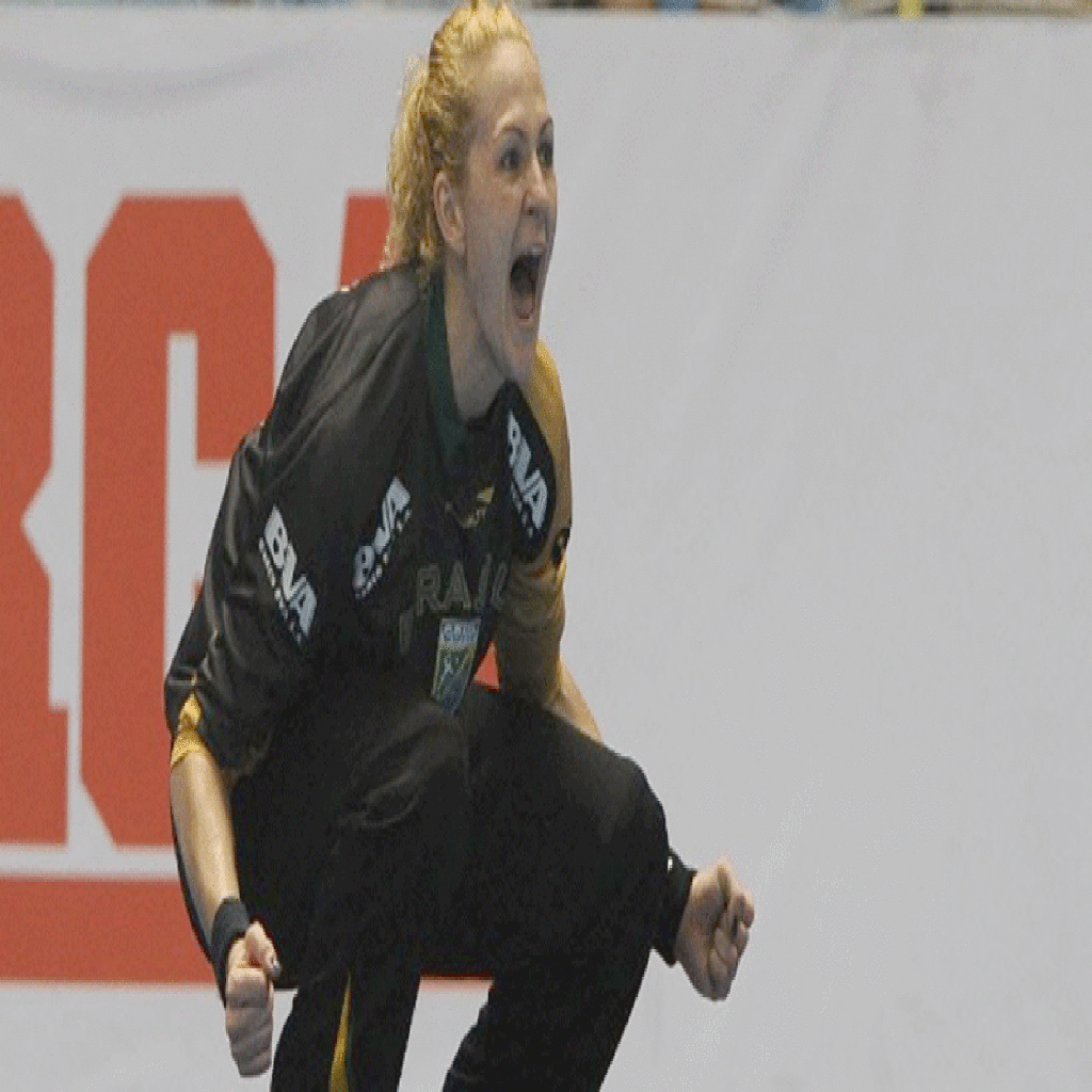 CHANA FALA EM DEIXAR SELEÇÃO DE HANDEBOL