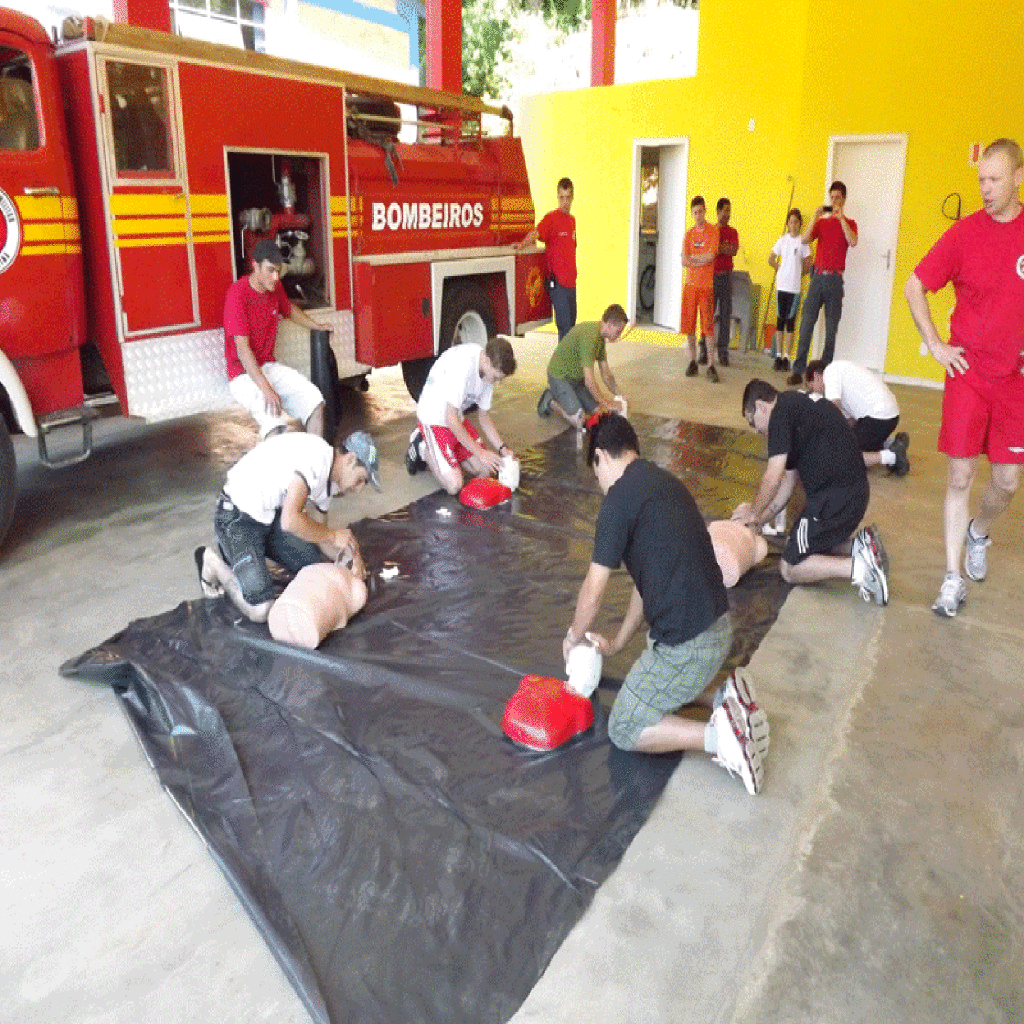 CURSO DE GUARDIÃO DE PISCINA NO CORPO DE BOMBEIROS DE PIRATUBA
