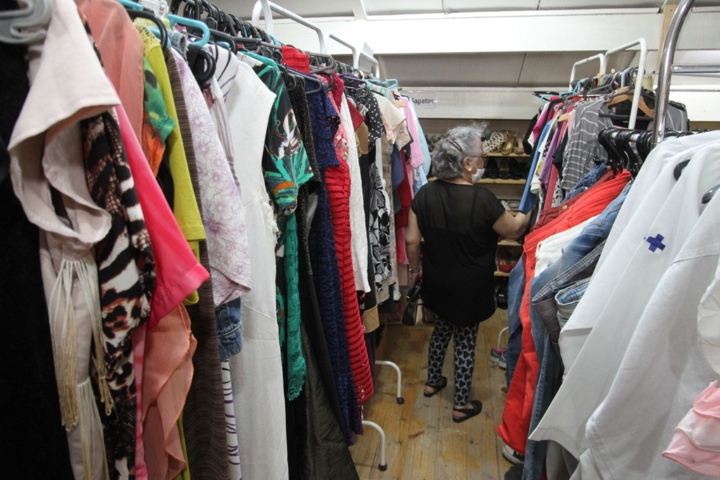 Brechó solidário do HE-UFPel tem nova edição