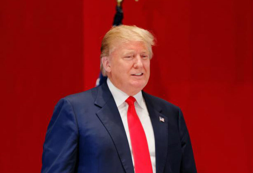 Líderes do Partido Republicano retiram apoio à Trump e fazem pressão para que renuncie
