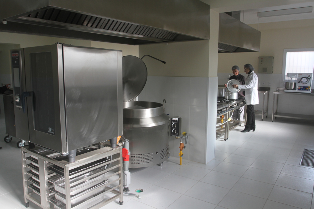 Nos 159 anos, Beneficência qualifica setor de nutrição
