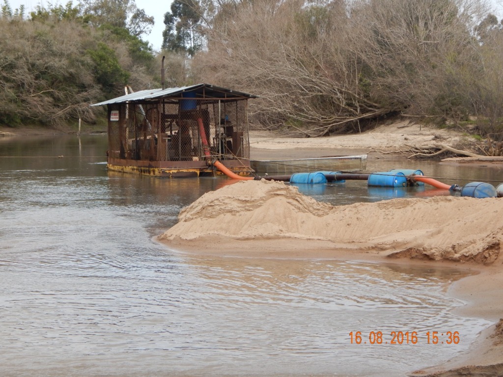 Patram de Pelotas e Fepam autuam empresa de mineração de areia em Cerrito