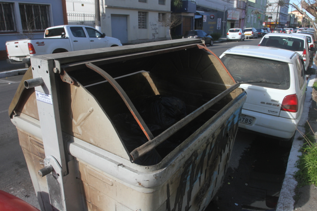 Tempo e vandalismo: adversários implacáveis