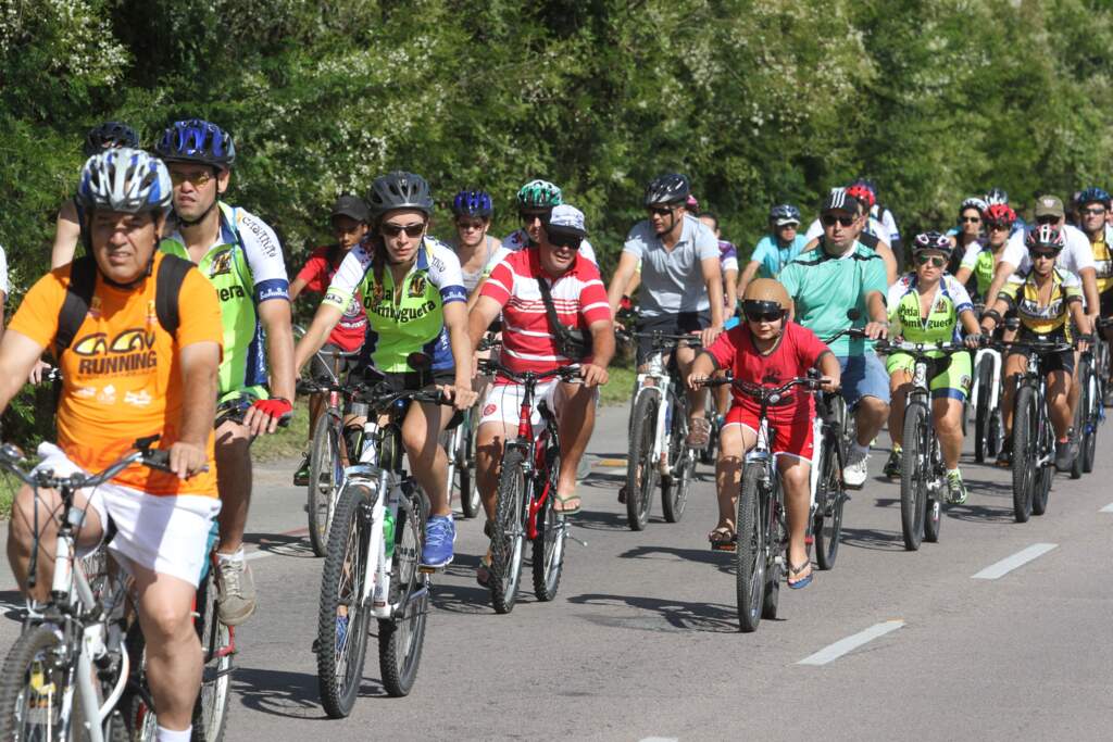Riscos de passar oito horas sentado podem ser eliminados com uma hora de exercício diário
