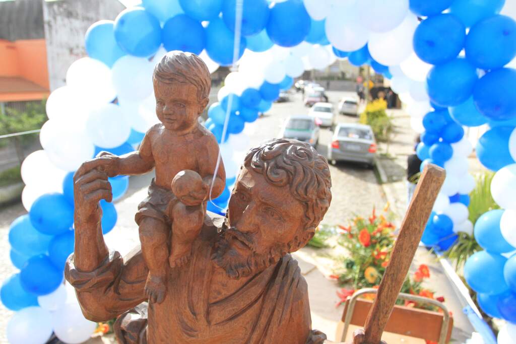 Dia para celebrar o padroeiro dos motoristas e viajantes