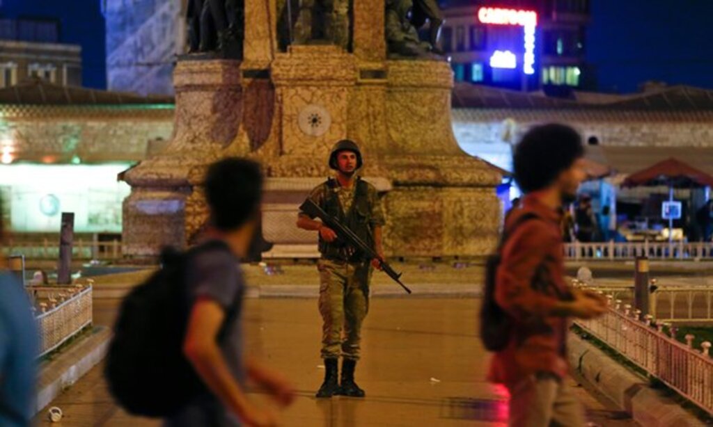 Tentativa de golpe deixa 265 mortos na Turquia; situação está sob controle
