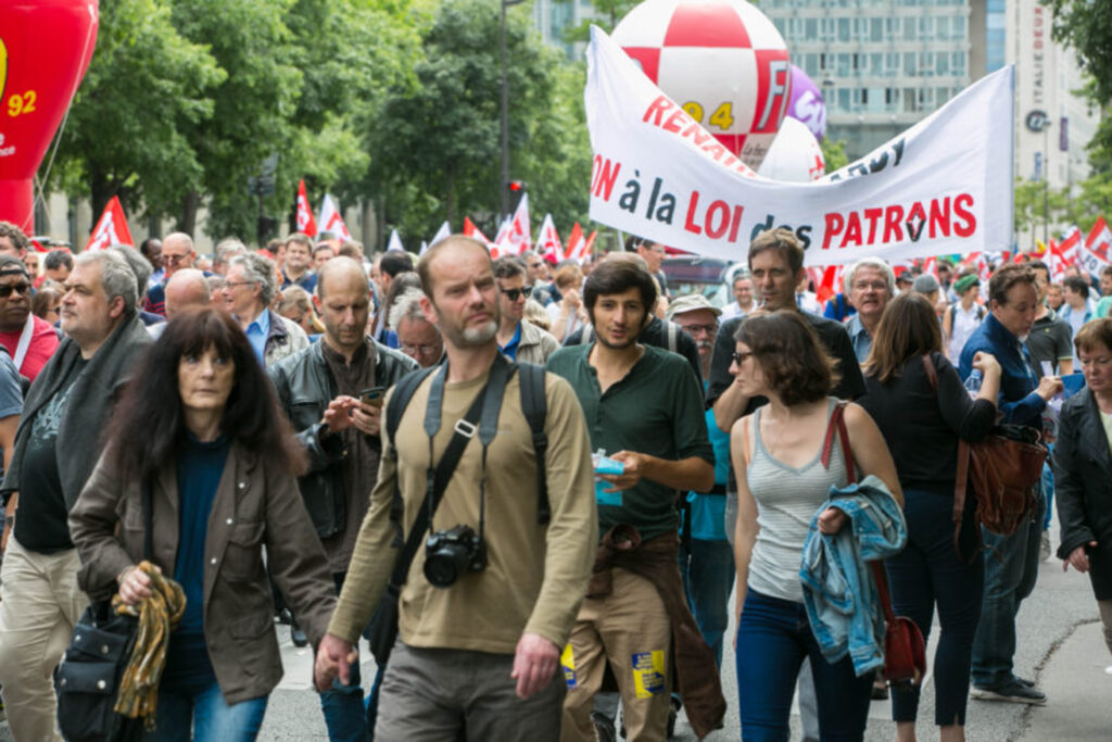 Franceses marcham contra reforma trabalhista antes de ir à votação