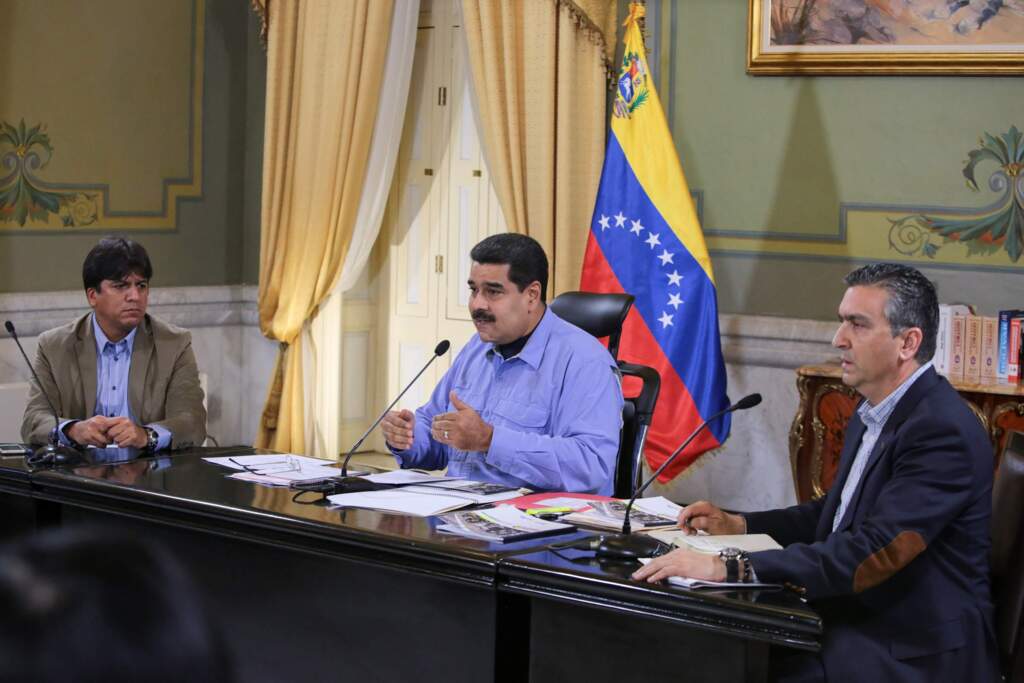 Maduro retira embaixador da Venezuela do Brasil