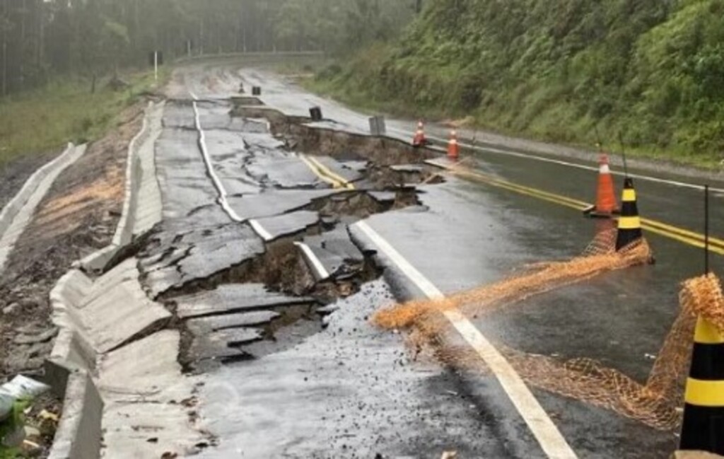 Serra do Rio do Rastro é completamente interditada após novos deslizamentos