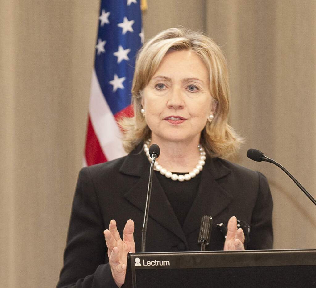 Eleitorado dos EUA prefere Hillary a Trump em uma série de temas, diz pesquisa