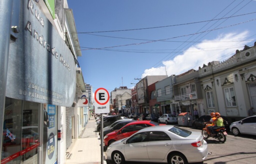 Adiada a ampliação do estacionamento rotativo em Pelotas