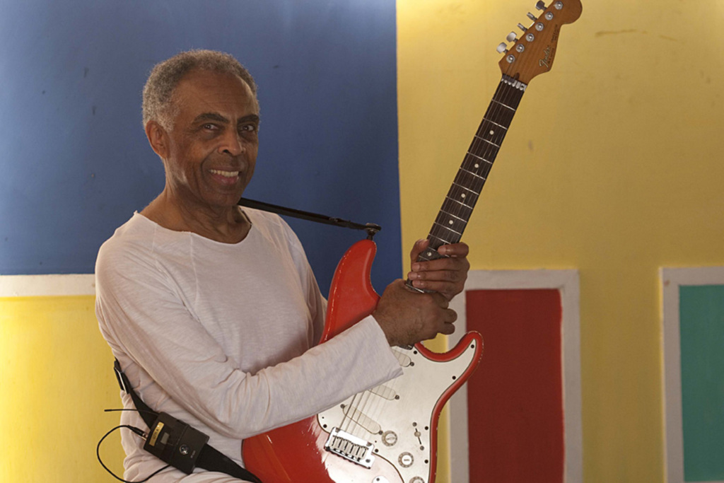 Gilberto Gil continua internado em São Paulo