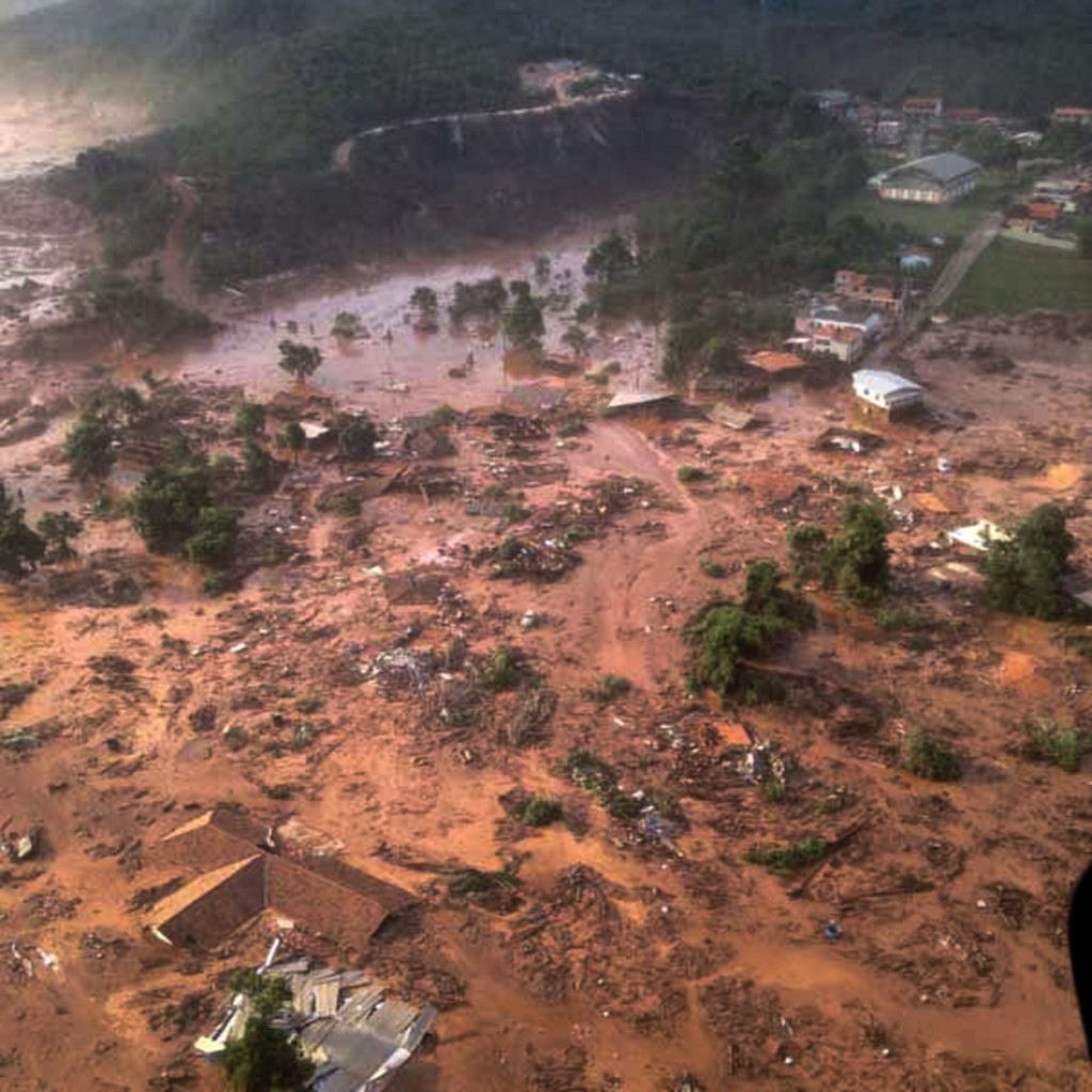 Polícia indicia cúpula da mineradora pelo desastre em Minas