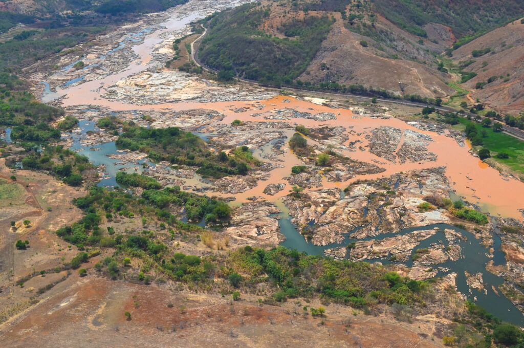 Bloqueio de R$ 500 milhões será para garantir recuperação do meio ambiente em Barra Longa